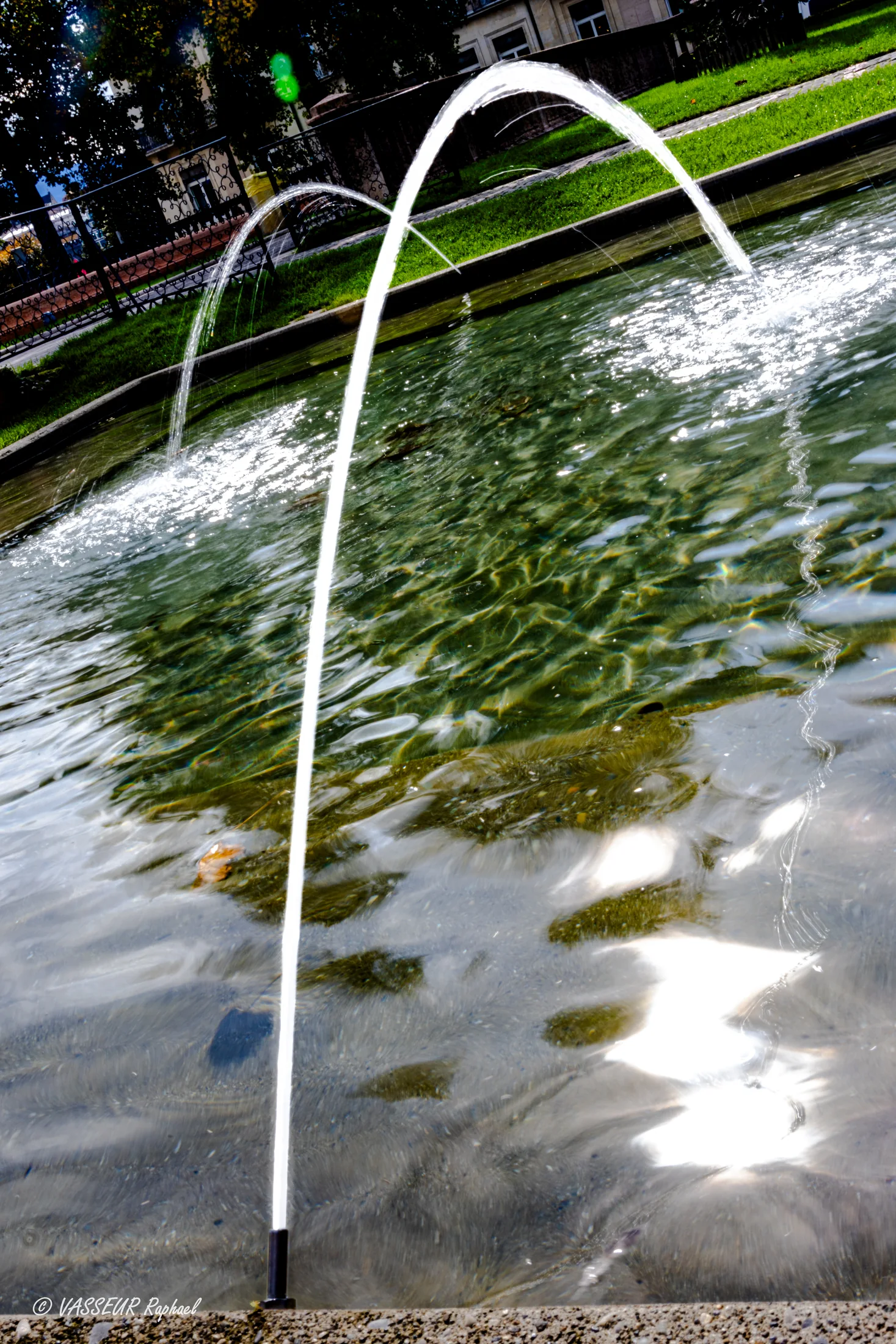 Eau — obturation lente : l'écoulement se fond en un filé soyeux